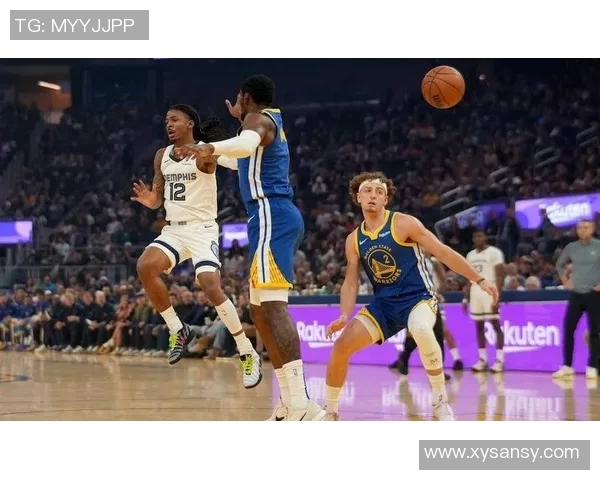 勇士131-118灰熊迎3喜1忧!三少打出价值,理查德可行,2将没法看